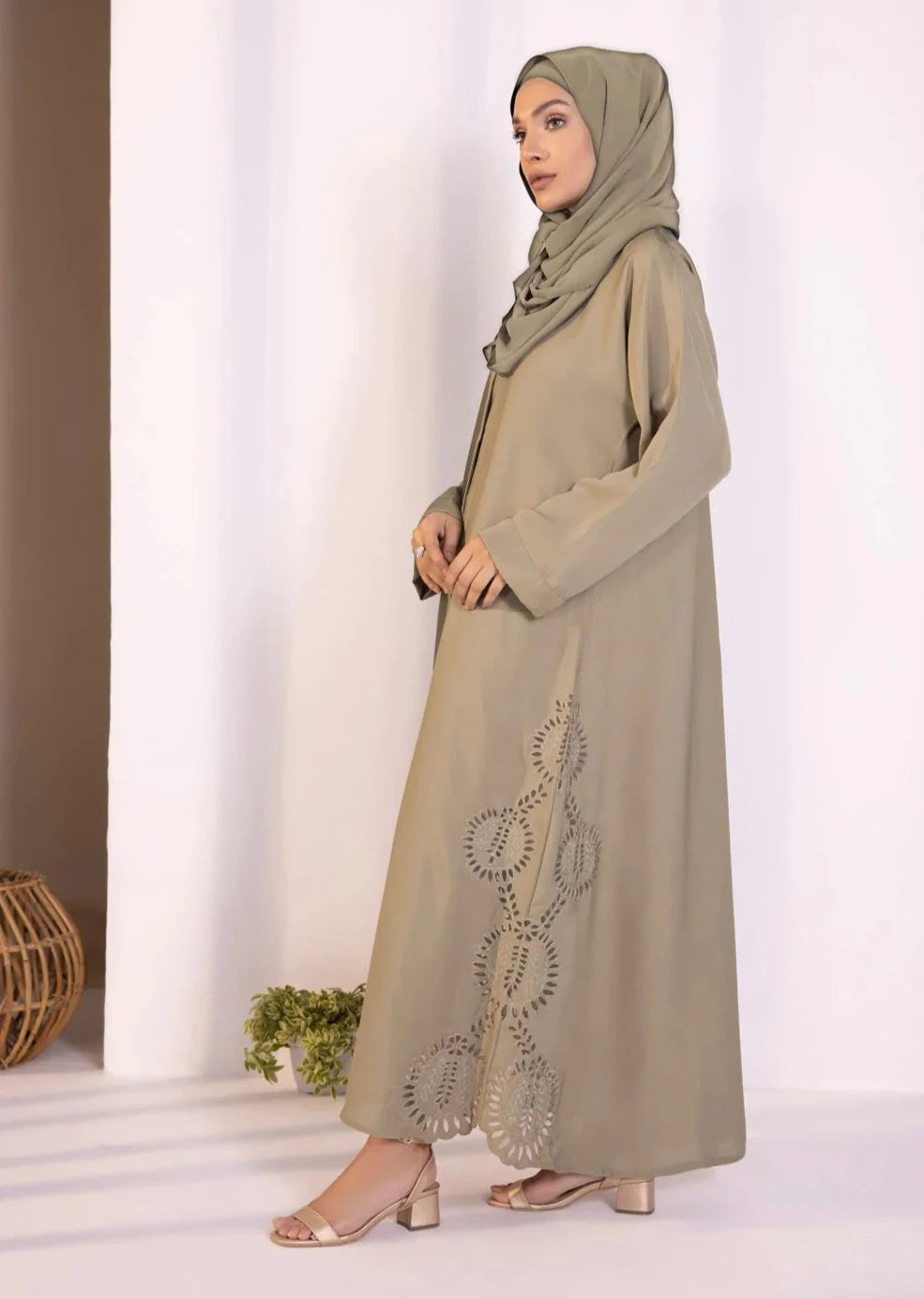 Beige : Abaya & Hijab Set